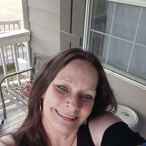 Meet your Posher, Cynthia